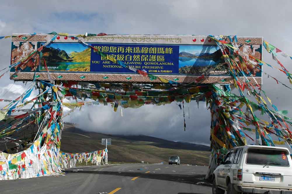 90 - Tibet - altitud 5200 m. banderitas ceremoniales